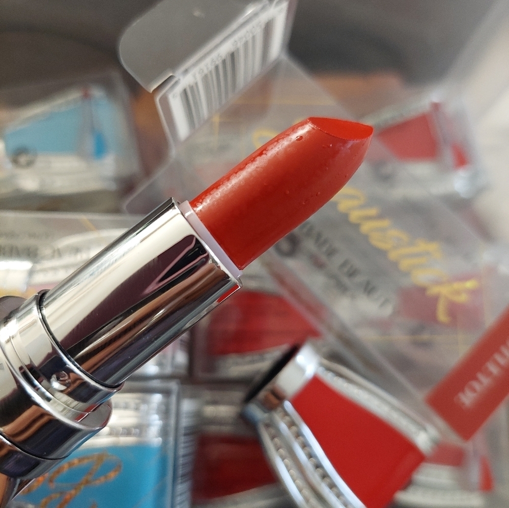 New Sealed Bow Case LIPSTICK Red Mistletoe Sillage